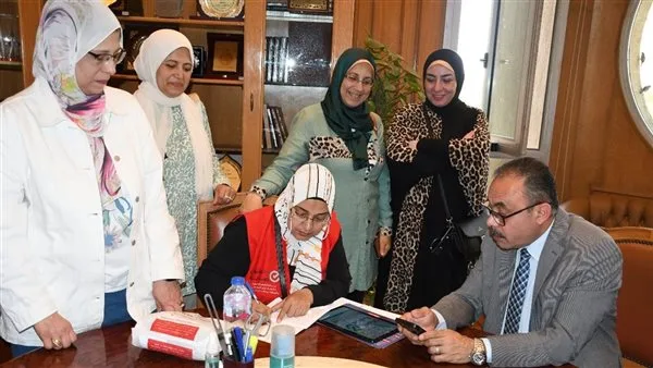 رئيس جامعة حلوان يتفقد المبادرات الطبية الموسعة للكشف المبكر عن الأورام مجانًا