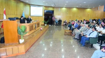 رئيس جامعة سوهاج يشهد ندوة الذكاء الاصطناعي وانترنت الأشياء والمخاطر
