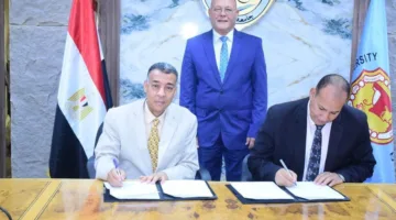رئيس جامعة سوهاج يُشرف على توقيع اتفاقية تعاون بين كلية الحاسبات والذكاء الاصطناعي والمعهد العالي لنظم التجارة الإلكترونية.
