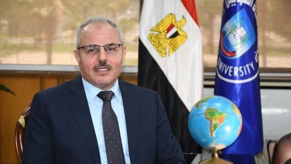 رئيس جامعة قناة السويس: المؤتمرات الطلابية مهمة لتنمية مهارات العرض والتقديم