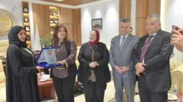 رئيس جامعة مدينة السادات تستضيف المستشار الثقافي لسفارة البحرين لاستكشاف فرص التعاون الأكاديمي.