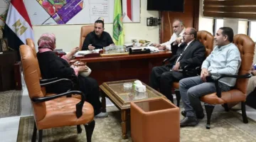 رئيس جهاز العاشر يناقش سبل معالجة تحديات محطة تحويل مياه “أبو سمران”