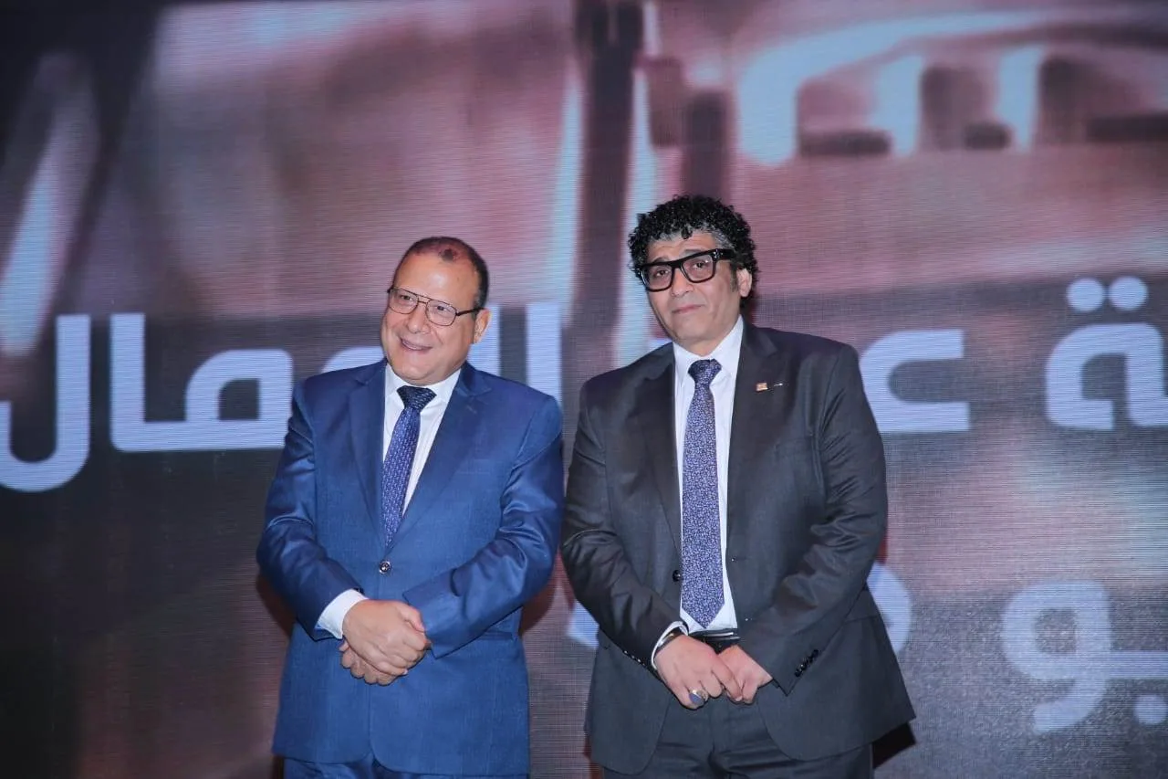 رئيس دار الأوبرا يكرم عدداً من الفنانين والإداريين بمناسبة عيد العمال
