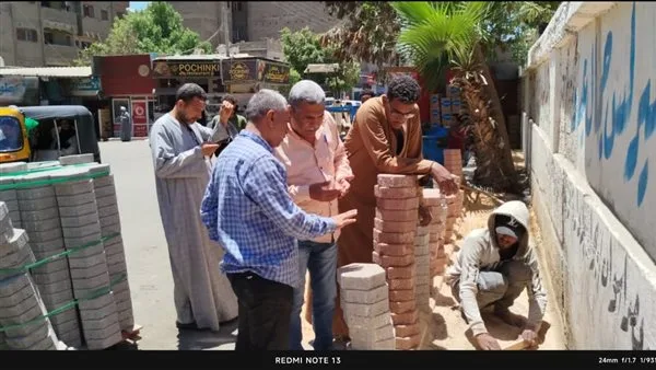 رئيس دشنا يتابع خطة رصف الشوارع بالمدينة ويوجه بانهاء ملفات التصالح