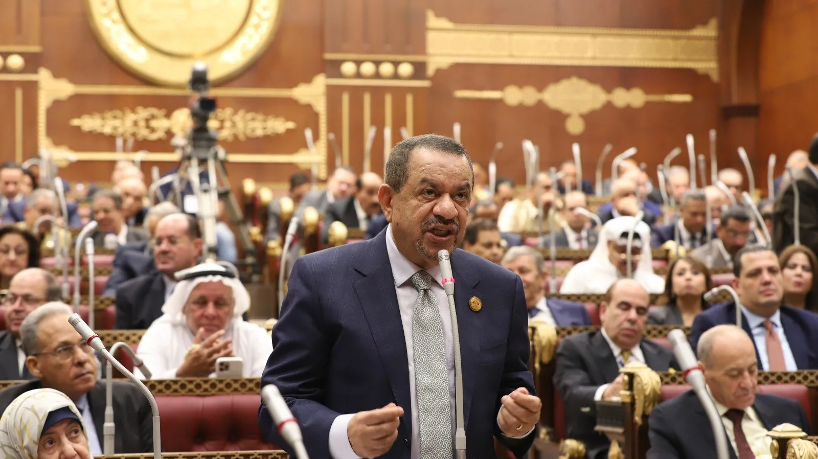 رئيس قطاع الزراعة في الشيوخ: تراجع الاستثمارات الزراعية إلى 985.3 مليار جنيه، بانخفاض قدره 19% مقارنة بالعام السابق. رئيس قطاع الزراعة في الشيوخ: تراجع الاستثمارات الزراعية إلى 985.3 مليار جنيه، بانخفاض قدره 19% مقارنة بالعام السابق.