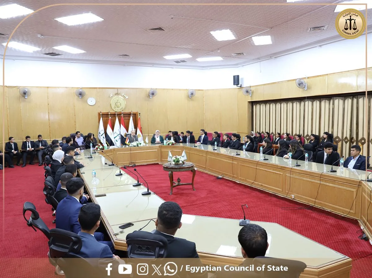 رئيس مجلس الدولة يستضيف مجموعة من طلاب كلية القانون في الأكاديمية العربية للعلوم والتكنولوجيا رئيس مجلس الدولة يستضيف مجموعة من طلاب كلية القانون في الأكاديمية العربية للعلوم والتكنولوجيا