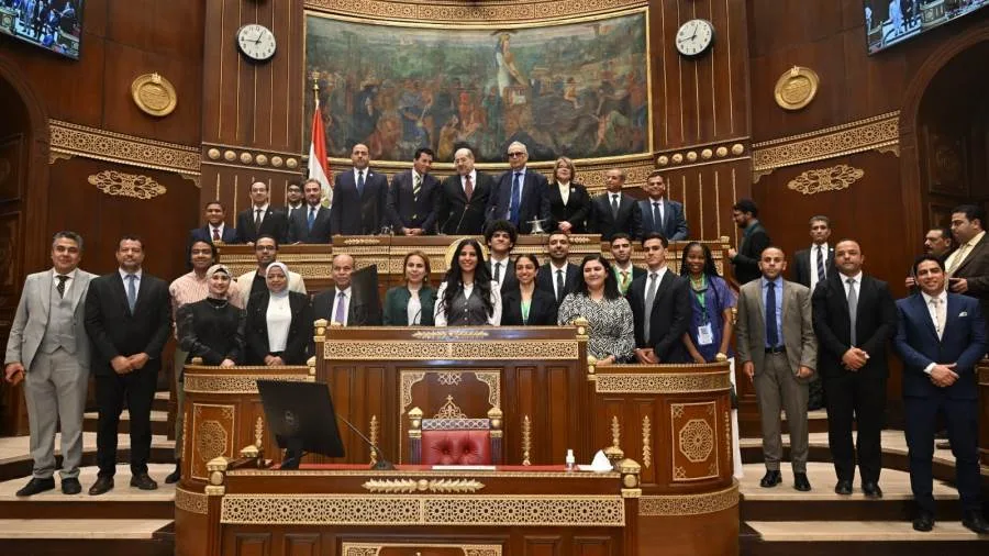رئيس مجلس الشيوخ يلتقي مع المتقدمين لمنحة ناصر للقيادة الدولية بحضور وزير الشباب والرياضة رئيس مجلس الشيوخ يلتقي مع المتقدمين لمنحة ناصر للقيادة الدولية بحضور وزير الشباب والرياضة