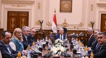 رئيس مجلس النواب يجتمع مع وفد من البرلمان الأوروبي لدول الشرق الأوسط | صور