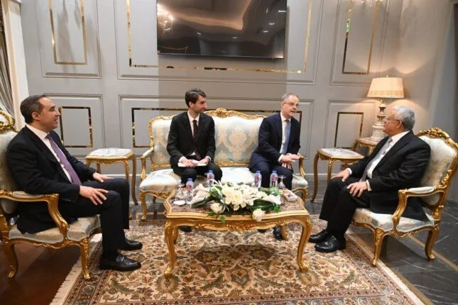 رئيس مجلس النواب يلتقي بالسفير البريطاني في مصر رئيس مجلس النواب يلتقي بالسفير البريطاني في مصر