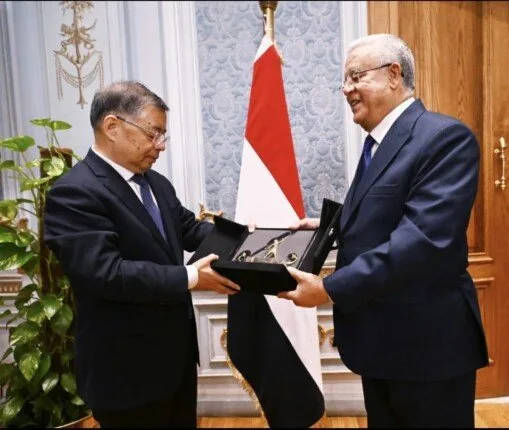 رئيس مجلس النواب يلتقي عضو اللجنة المركزية للحزب الشيوعي الصيني رئيس مجلس النواب يلتقي عضو اللجنة المركزية للحزب الشيوعي الصيني