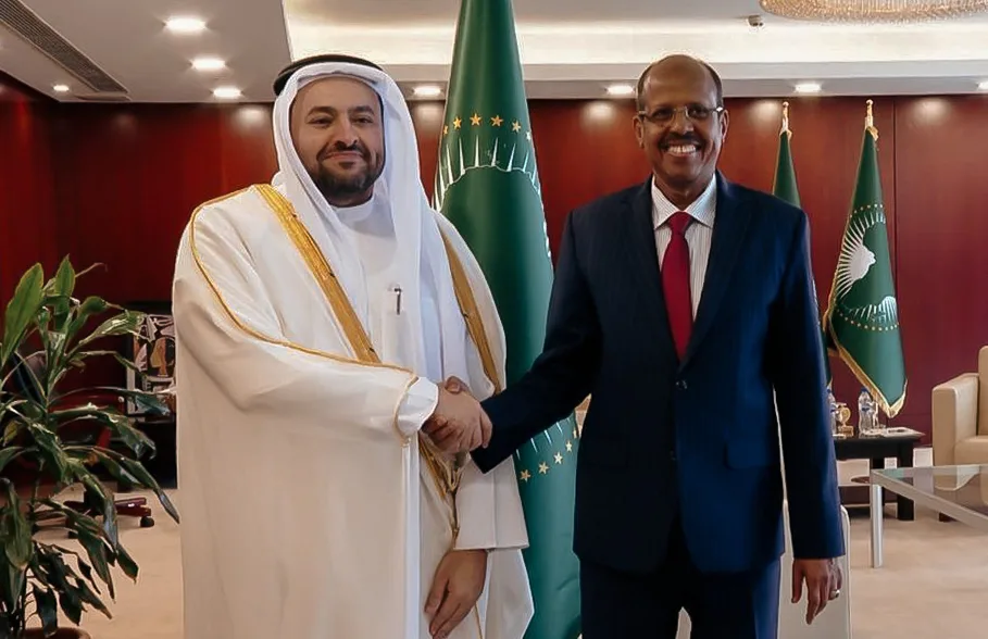 رئيس مجلس الوزراء وزير الخارجية يبعث رسالة خطية إلى رئيس مفوضية الاتحاد الإفريقي