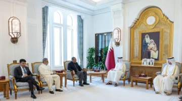 رئيس مجلس الوزراء وزير الخارجية يستقبل وزير الداخلية ومكافحة المخدرات الباكستاني