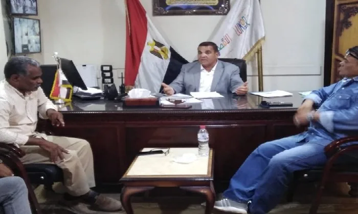 رئيس مدينة أرمنت ينظم اجتماعاً لمجابهة التغيرات المكانية غير القانونية رئيس مدينة أرمنت ينظم اجتماعاً لمجابهة التغيرات المكانية غير القانونية
