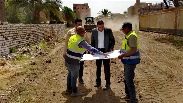 رئيس مدينة الأقصر يزور مواقع تنفيذ مشروع تطوير المدينة (مع صور) رئيس مدينة الأقصر يزور مواقع تنفيذ مشروع تطوير المدينة (مع صور)