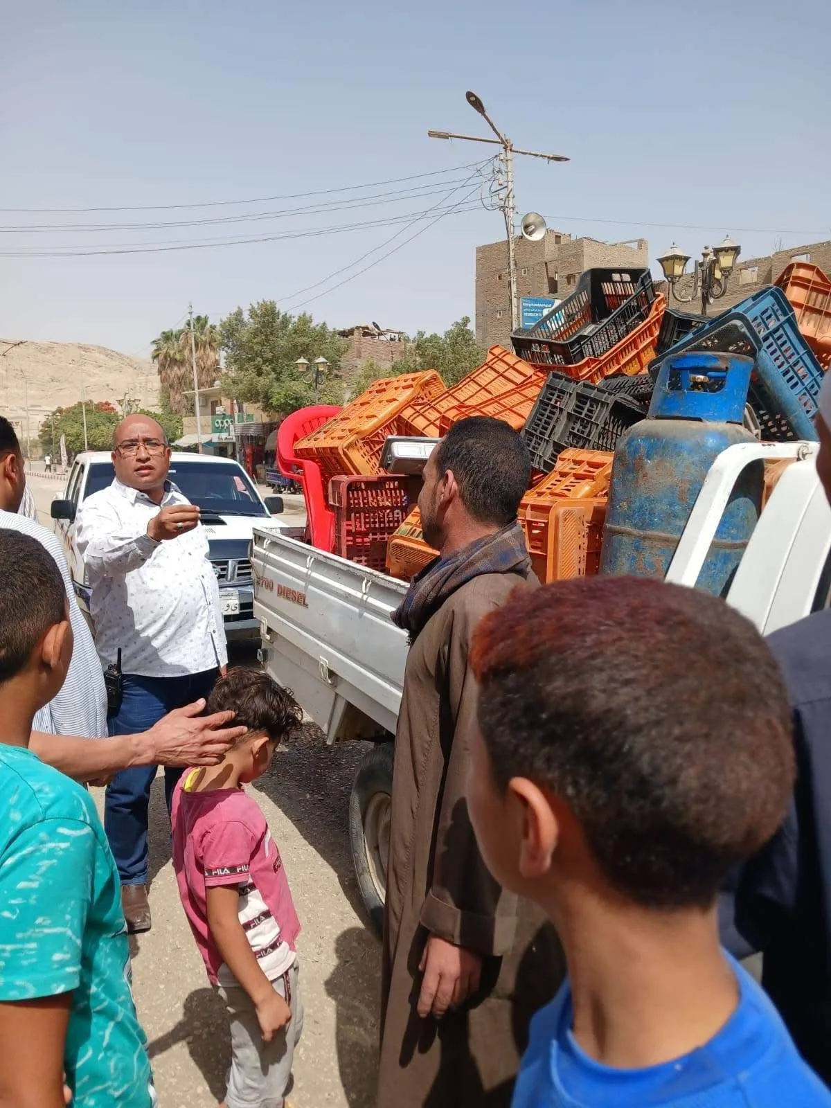 رئيس مدينة الغنايم بأسيوط يشرف على حملة واسعة لإزالة الإشغالات واستعادة النظام في الشوارع العامة رئيس مدينة الغنايم بأسيوط يشرف على حملة واسعة لإزالة الإشغالات واستعادة النظام في الشوارع العامة