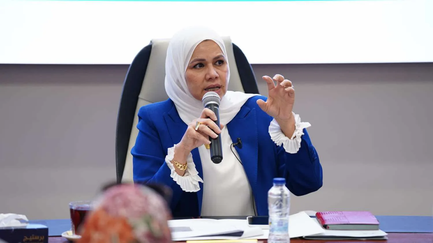 رئيس مصلحة الضرائب: أطلقنا مجموعة من التسهيلات الضريبية لتعزيز العدالة والكفاءة والشفافية. رئيس مصلحة الضرائب: أطلقنا مجموعة من التسهيلات الضريبية لتعزيز العدالة والكفاءة والشفافية.