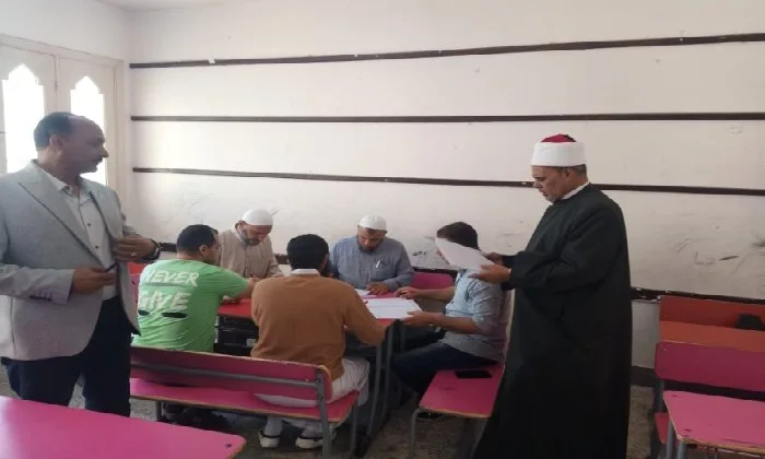 رئيس منطقة مطروح الأزهرية يؤكد على ضرورة تعزيز الأمن والسلامة في لجان امتحانات الثانوية الأزهرية رئيس منطقة مطروح الأزهرية يؤكد على ضرورة تعزيز الأمن والسلامة في لجان امتحانات الثانوية الأزهرية