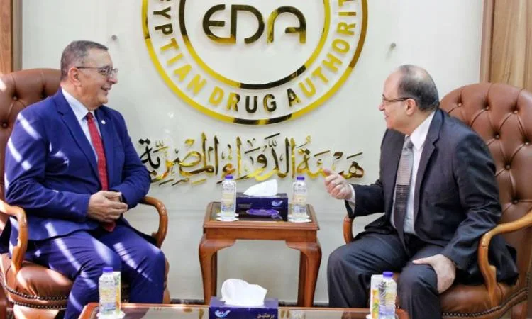 رئيس هيئة الدواء يشدد على تعزيز الشراكة الفنية والتنظيمية مع الجانب الجزائري. رئيس هيئة الدواء يشدد على تعزيز الشراكة الفنية والتنظيمية مع الجانب الجزائري.