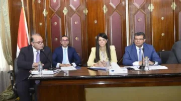 رئيس هيئة الرقابة المالية يبحث مشروع قانون الشركات الحكومية في مجلس النواب