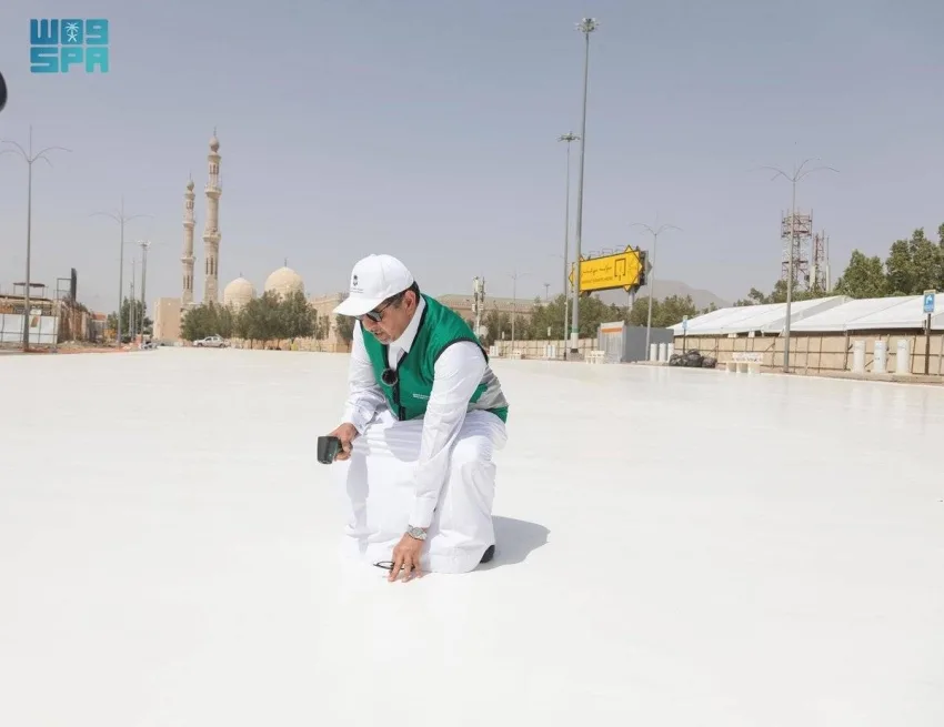 رئيس هيئة الطرق يستعرض تقنية الطرق المطاطية وأنظمة تبريد الطرق رئيس هيئة الطرق يستعرض تقنية الطرق المطاطية وأنظمة تبريد الطرق