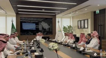 رئيس هيئة المنافسة يتحدث مع شركات الجبس حول تعزيز التعاون