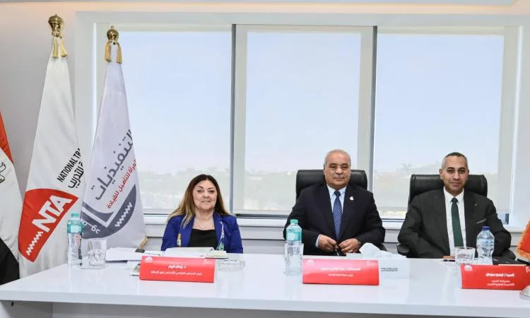 رئيس هيئة النيابة الإدارية: المرأة تلعب دوراً مهماً في عملية التنمية واتخاذ القرار رئيس هيئة النيابة الإدارية: المرأة تلعب دوراً مهماً في عملية التنمية واتخاذ القرار