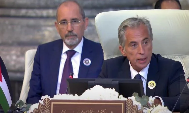 رئيس وزراء الأردن يدعو لوقف إطلاق النار الفوري والدائم وتسهيل إدخال المساعدات إلى غزة رئيس وزراء الأردن يدعو لوقف إطلاق النار الفوري والدائم وتسهيل إدخال المساعدات إلى غزة