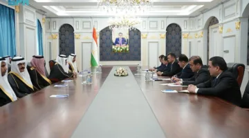رئيس وزراء طاجيكستان يجتمع برئيس اتحاد الغرف السعودية والوفد المرافق.