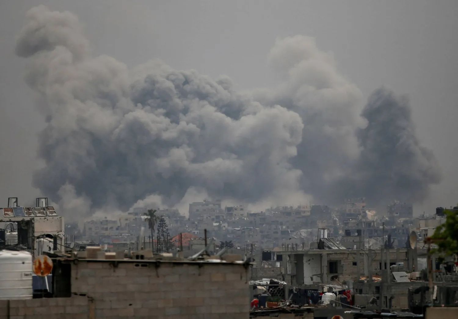 رئيس وزراء فلسطين: خطط إعادة إعمار غزة جاهزة عند توقف القتال | فيديو رئيس وزراء فلسطين: خطط إعادة إعمار غزة جاهزة عند توقف القتال | فيديو