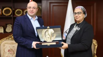 رئيسة المجلس القومي للمرأة تجتمع مع الدكتور محمد غنيم محافظ بني سويف