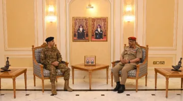 رئيسُ أكاديمية الدراسات الاستراتيجية والدفاعية يستقبل وفدًا عسكريًّا باكستانيًّا