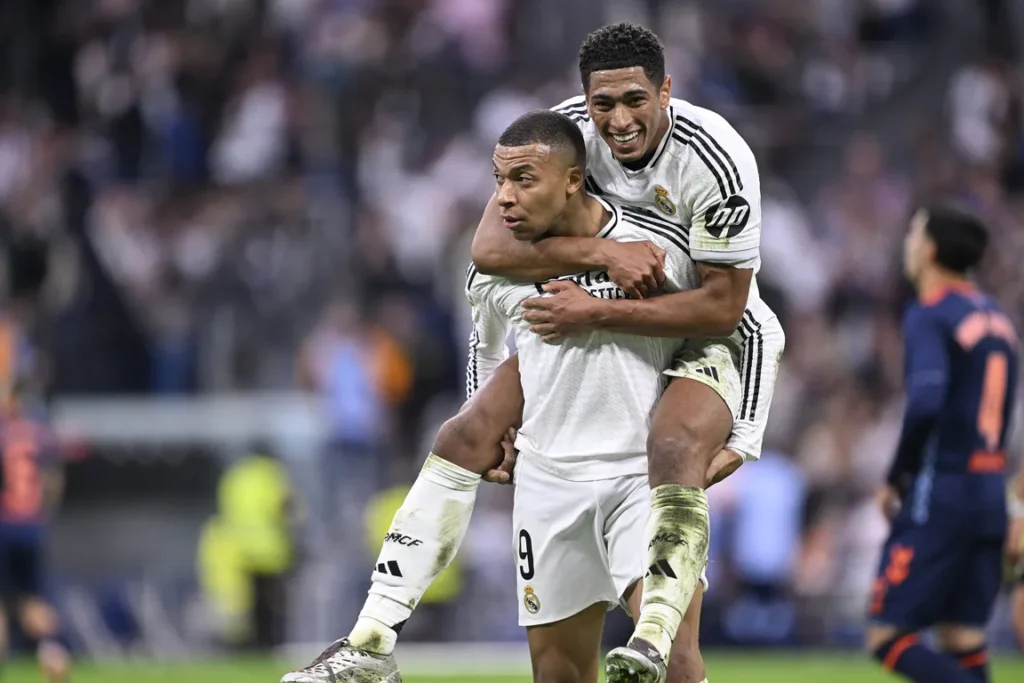 رباعي ريال مدريد يواجه خطر الإيقاف أمام إشبيلية
