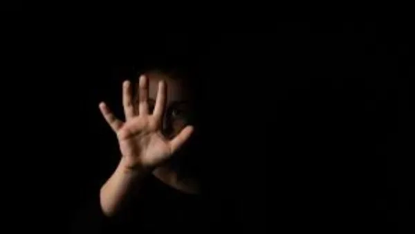 ربة منزل تتهم 3 طلاب بمحاولة الاعتداء على طفلتها بكرداسة