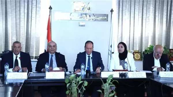 رجال الأعمال تبحث فرص الاستثمار في استراتيجية الدولة لتحقيق أمن الطاقة في مصر