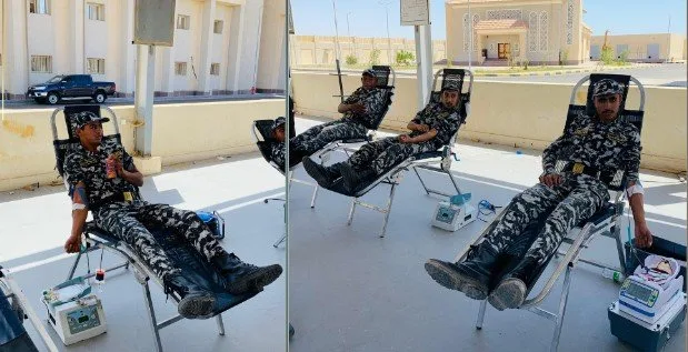 رجال الشرطة يشاركون في حملة للتبرع بالدم في إدارة أمن البحر الأحمر. رجال الشرطة يشاركون في حملة للتبرع بالدم في إدارة أمن البحر الأحمر.