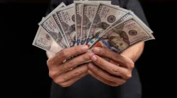 رجل أعمال بريطاني: 6 استراتيجيات يعتمدها الأثرياء لتكوين ثرواتهم