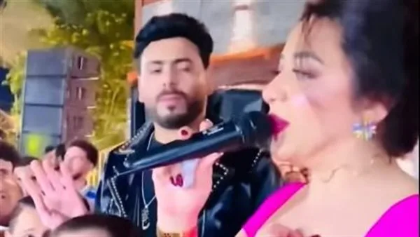 رحمة محسن تعبر عن انزعاجها خلال حفل زفاف: “نحن هنا للعمل بكرامتنا ولن نقبل الإهانة” رحمة محسن تعبر عن انزعاجها خلال حفل زفاف: “نحن هنا للعمل بكرامتنا ولن نقبل الإهانة”