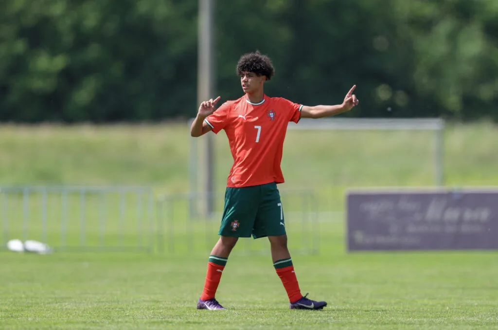 رسالة معبرة من رونالدو لابنه بعد مشاركته مع المنتخب البرتغالي