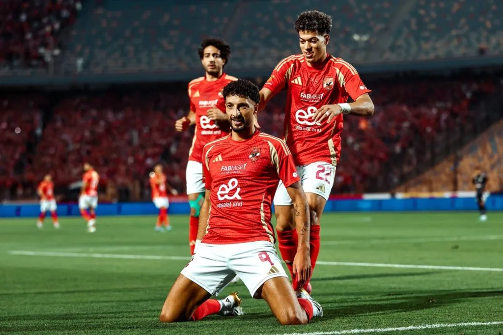رسمياً.. الأهلي يتوج بلقب الدوري المصري للمرة الـ45 رسمياً.. الأهلي يتوج بلقب الدوري المصري للمرة الـ45