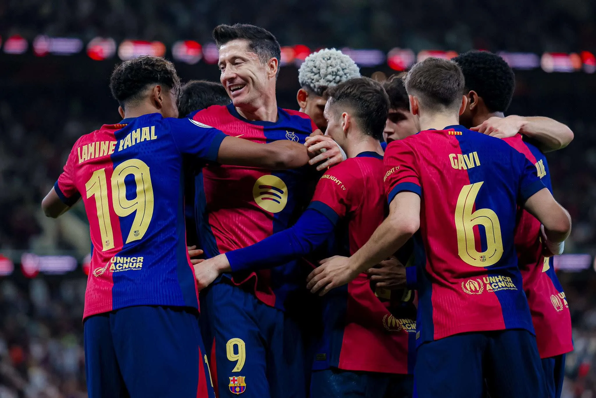 رسمياً.. برشلونة يؤكد فوزه ويحقق لقب الدوري الإسباني رسمياً.. برشلونة يؤكد فوزه ويحقق لقب الدوري الإسباني
