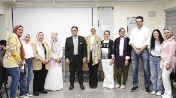 عميد كلية طب الأسنان في عين شمس يزور أول امتحان عملي بنظام الحاسوب.
