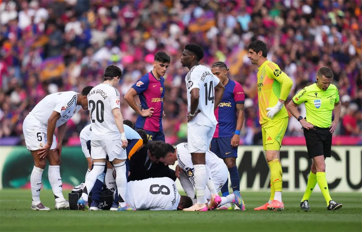 ريال مدريد يكشف عن إصابة ثنائي الفريق بعد مواجهة الكلاسيكو ضد برشلونة.. غياب حتى نهاية الموسم.