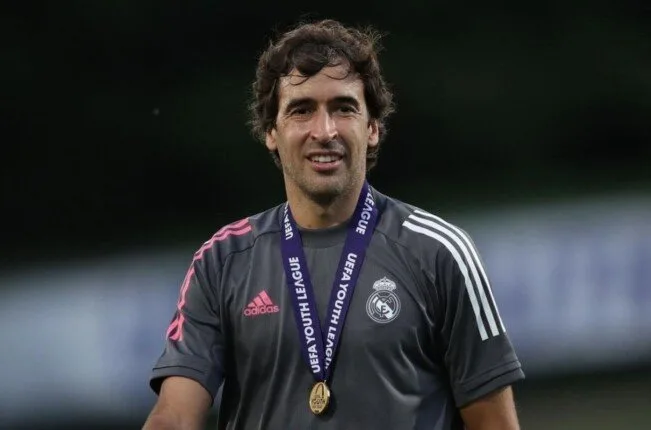 ريال مدريد يُعلن عن مغادرة «راؤول جونزاليس» منصب مدرب فريق الناشئين ريال مدريد يُعلن عن مغادرة «راؤول جونزاليس» منصب مدرب فريق الناشئين
