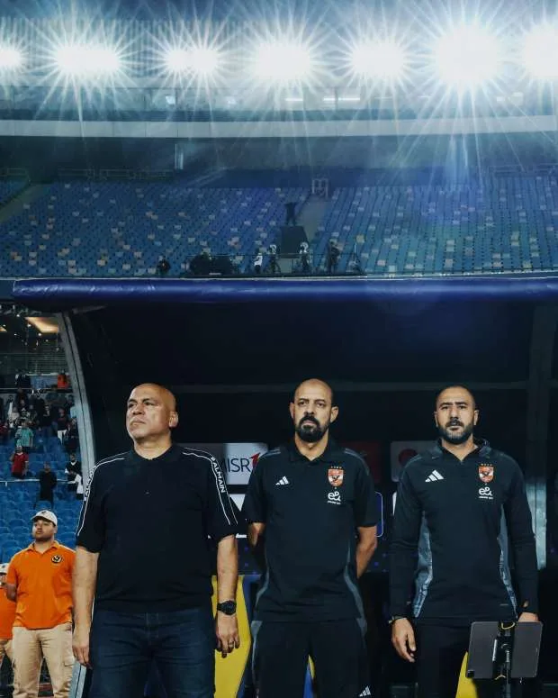 ريفيرو يستلم تقريرًا كاملًا حول قائمة الأهلي ويظهر قريبًا في المدرجات ريفيرو يستلم تقريرًا كاملًا حول قائمة الأهلي ويظهر قريبًا في المدرجات