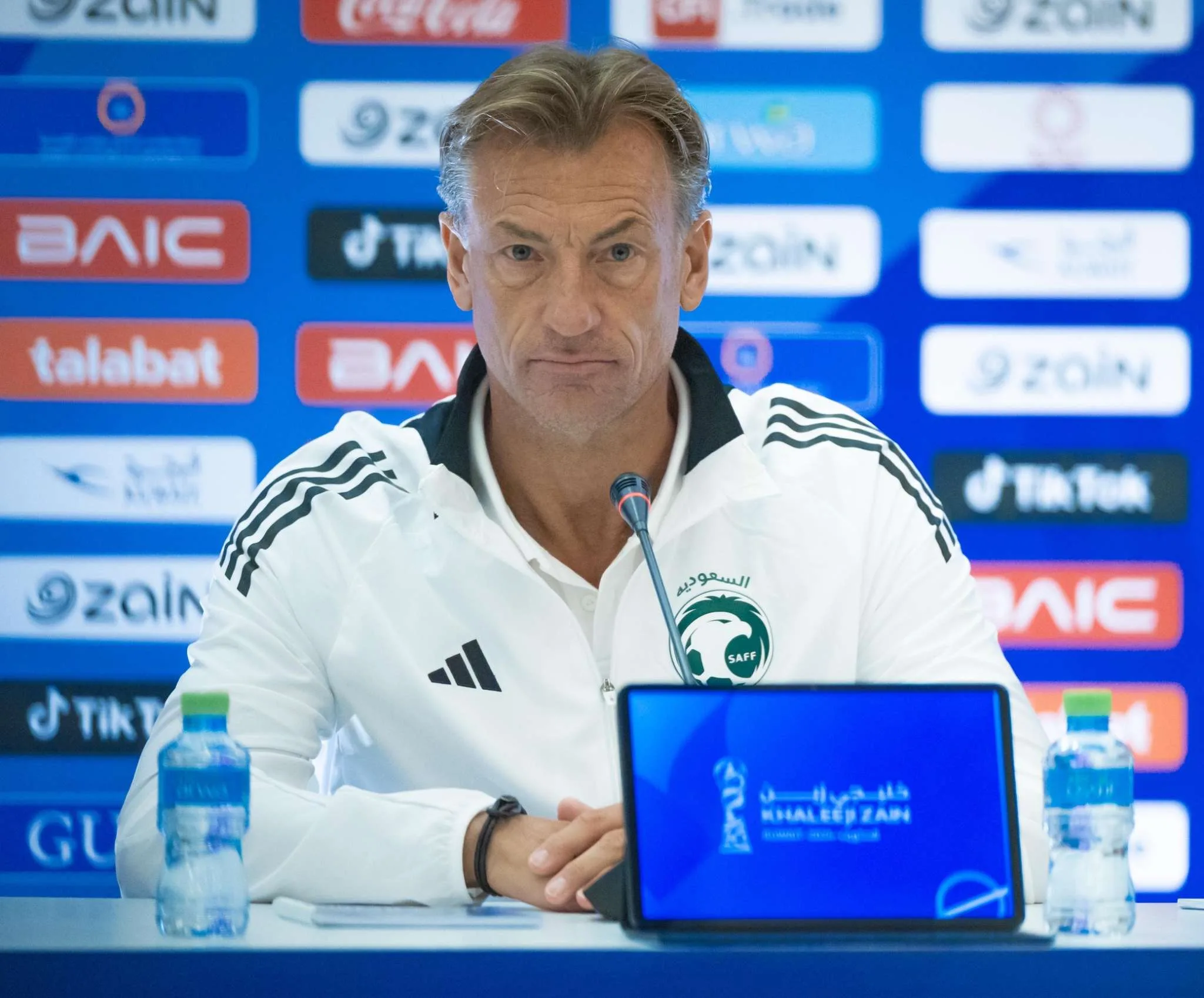 رينارد يعلن قائمة المنتخب السعودي تحضيرًا لتصفيات كأس العالم رينارد يعلن قائمة المنتخب السعودي تحضيرًا لتصفيات كأس العالم