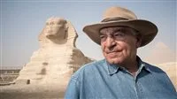 زاهي حواس يرد على الانتقادات بشأن مقابلته مع المذيع الأمريكي جو روجان