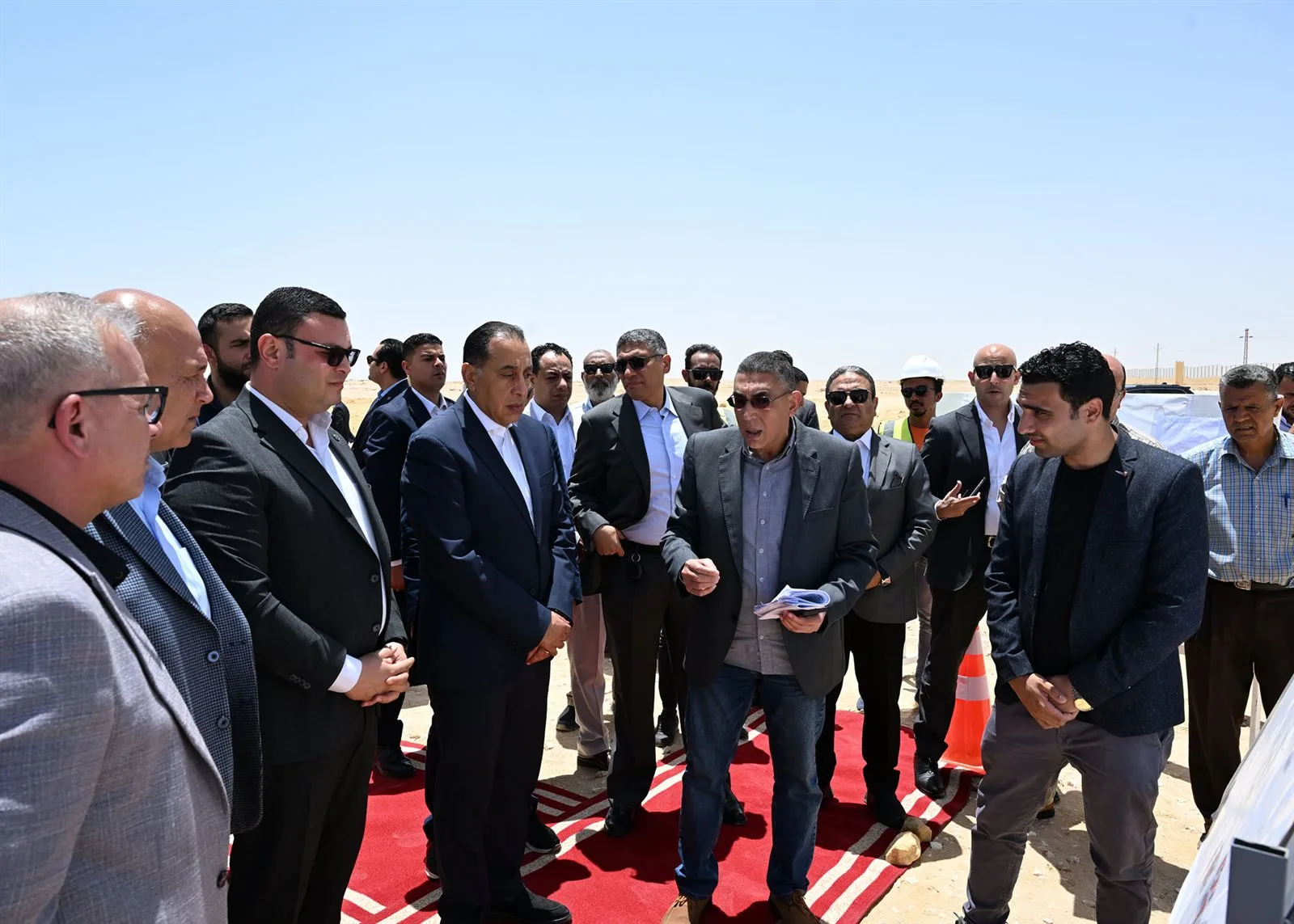 زايد الجديدة: رئيس الوزراء يُتابع تقدم أعمال إنشاء الطرق والمرافق في توسعات مدينة الشيخ زايد زايد الجديدة: رئيس الوزراء يُتابع تقدم أعمال إنشاء الطرق والمرافق في توسعات مدينة الشيخ زايد
