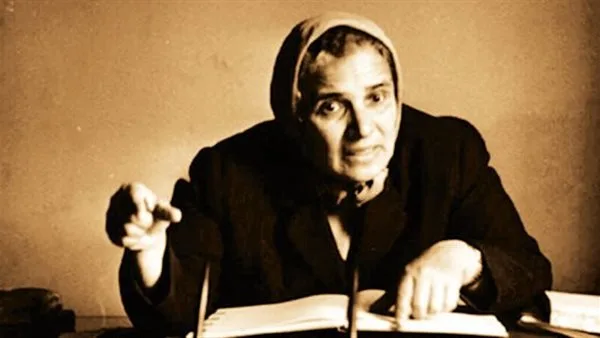 زهيرة عابدين.. "أم الأطباء" التي زرعت الرحمة في عيادة الفقراء