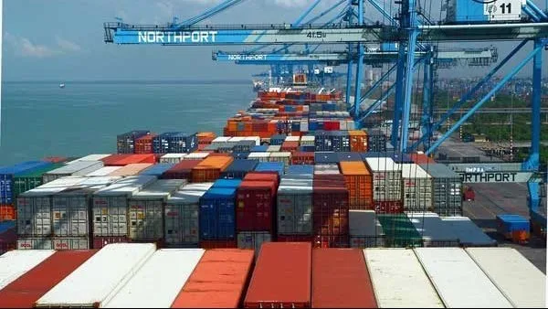 زيادة بنسبة 22.2%: ‘الإحصاء’ تكشف عن صادرات مصر التي بلغت 8.8 مليار دولار في بداية عام 2025 زيادة بنسبة 22.2%: ‘الإحصاء’ تكشف عن صادرات مصر التي بلغت 8.8 مليار دولار في بداية عام 2025