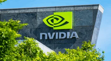 زيادة سهم إنفيديا بحوالي 5% وتجاوز قيمته السوقية 3 تريليونات دولار بفعل التفاؤل في أسواق المال